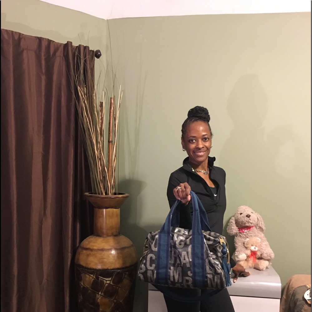 Handbag - Picture 2 of 8